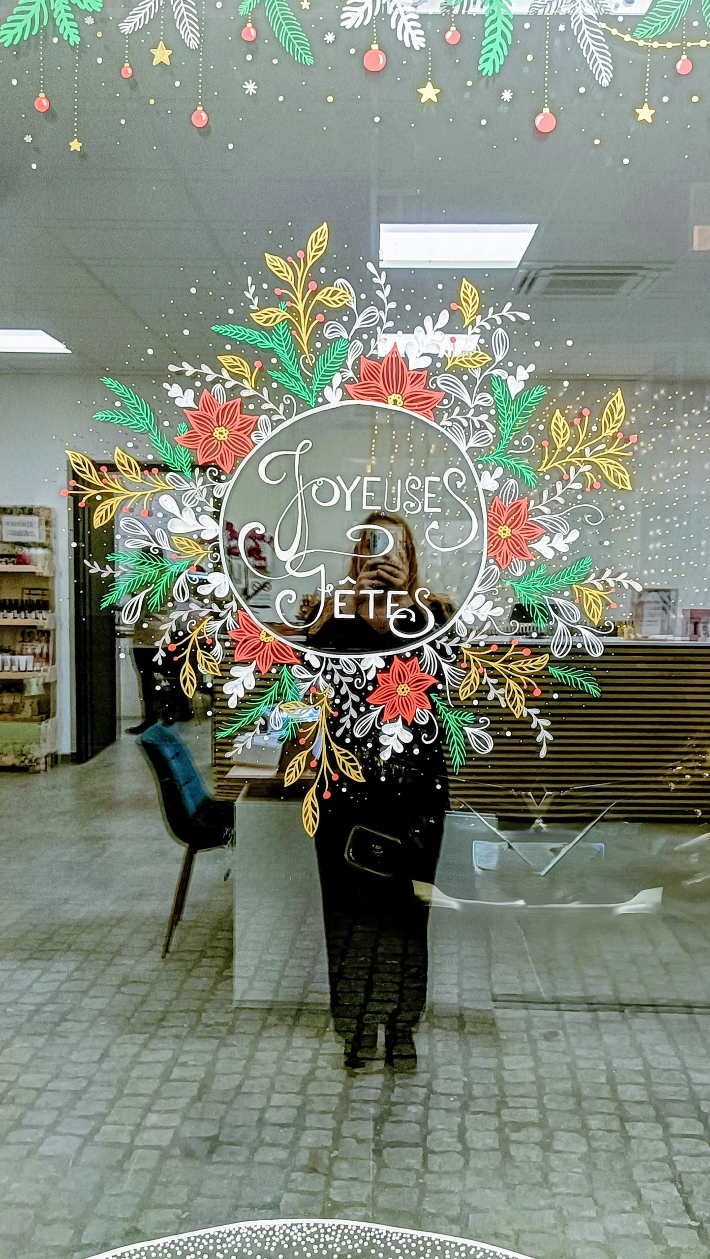 Dessirêve Illustrations vitrine peinte à la main déco saisonnière Peinture sur vitrine strasbourg Peinture sur vitrine strasbourg 0 Dessirêve Illustrations Peinture sur vitrine strasbourg